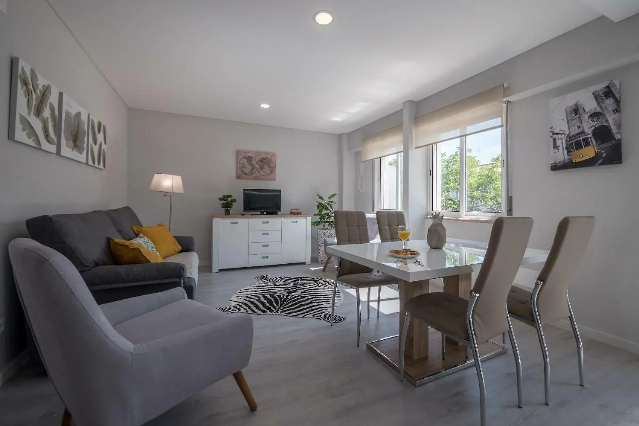 Rent4Rest Sao Bento Charming Daire Lisboa