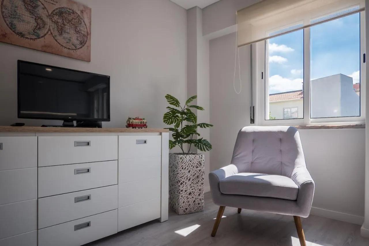 Rent4Rest Sao Bento Charming Daire Lisboa